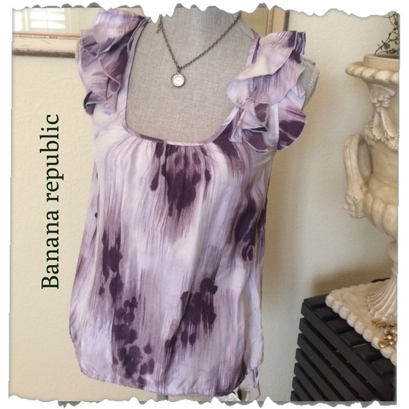 Banana Republic Tops - Cute BR top